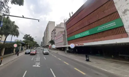 Garagem à venda na Avenida Independência, 160, Independência, Porto Alegre, 10 m2 por R$ 28.000