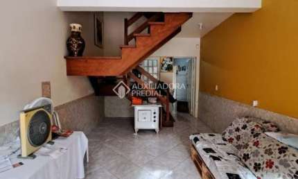 Casa com 3 quartos à venda na Rua São Carlos, 1193, Floresta, Porto Alegre, 170 m2 por R$ 890.000