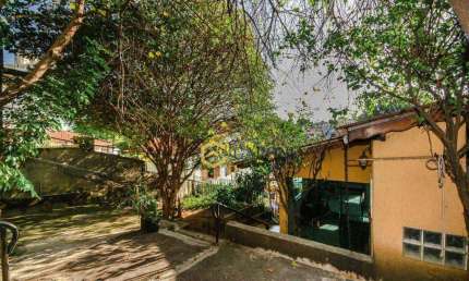 Casa térrea à venda com jardim e arvores frutíferas no Parque São Domingos - zona oeste SP