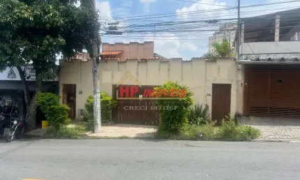Excelente terreno comercial com duas casas e potencial para galpão.