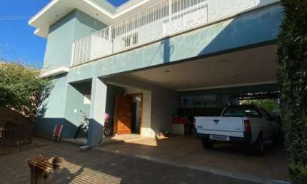 Belíssima Casa a venda no Bairro Colina Verde - Tatuí/SP.