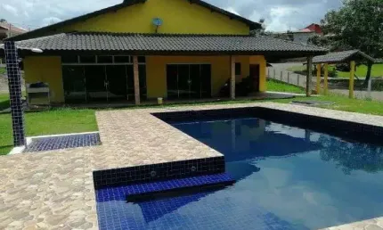 Casa a venda no condomínio Fazenda Victoria - Porangaba/SP.