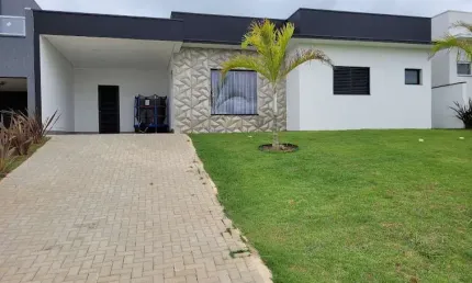 Belíssima casa a venda no extraordinário condomínio Ninho Verde I Eco Residence - Porangaba