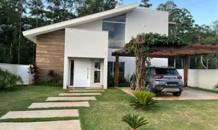 Magnífica casa a venda no condomínio Santa Bárbara Resort Residence