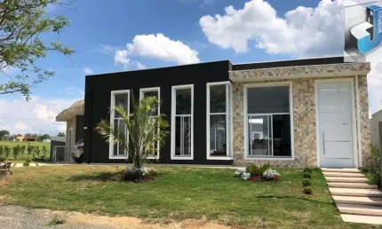 Incrível casa com piscina a venda em condomínio fechado Ninho Verde I Eco Residence em Porangaba- SP
