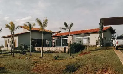Incrível casa a venda no condomínio Riviera de Santa Cristina XIII