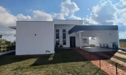 Maravilhosa casa no Condomínio Village Manacá - Cesário Lange/SP.