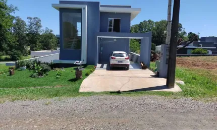 Casa Moderna com Piscina e Suíte Master no Condomínio Ninho Verde I - Porangaba, SP