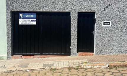 Casa reformada à venda no Centro de Tatuí, ideal para moradia ou investimento comercial