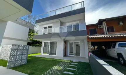Casa em condomínio fechado com 3 quartos à venda na Rua Das Amendoeiras, 636, Ferraz, Garopaba por R$ 2.350.000