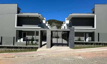 Casa em condomínio fechado com 2 quartos à venda na Álvaro Ernesto dos Santos, 2, Centro, Garopaba por R$ 990.000