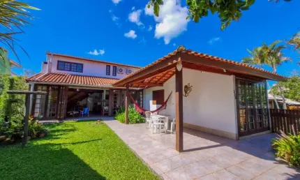 Casa em condomínio fechado com 4 quartos à venda na Viúva Maria Antônia dos Santos, 397, Centro, Garopaba por R$ 1.480.000