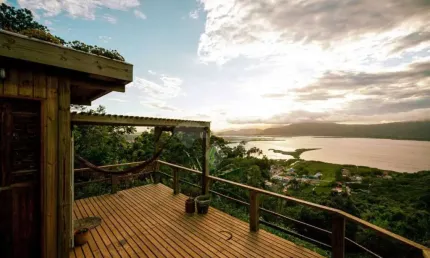 Casa em condomínio fechado com 3 quartos à venda na Morro da Praia da Ferrugem, 2, Capão, Garopaba por R$ 5.000.000