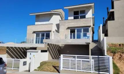 Casa em condomínio fechado com 3 quartos à venda na Lidio Crispim, 200, Ferraz, Garopaba por R$ 1.350.000