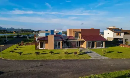 Casa em condomínio fechado com 5 quartos à venda na da Esperança, 272, Ibiraquera, Imbituba por R$ 3.300.000