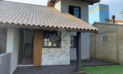 Casa em condomínio fechado com 2 quartos à venda na Joaquina de Abreu Araújo, 174, Centro, Garopaba por R$ 890.000
