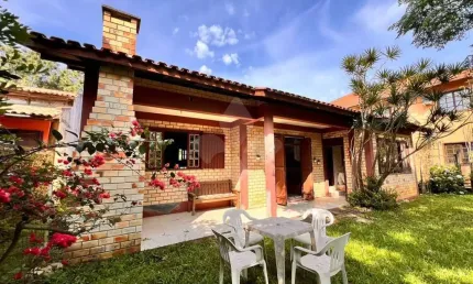 Casa em condomínio fechado com 2 quartos à venda na Casuarinas, 122, Capão, Garopaba por R$ 1.700.000