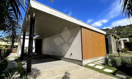 Casa em condomínio fechado com 3 quartos à venda na jovino piuco, 1885, ferraz, garopaba por r$ 2.490.000