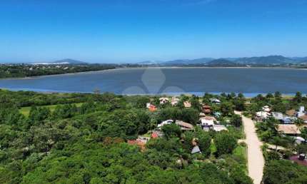 Terreno em condomínio fechado à venda na Lagoa de Baixo, 1, Ibiraquera, Garopaba por R$ 1.272.000