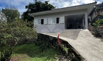 Casa em condomínio fechado com 3 quartos à venda na Jonatas Alves, 91, Centro, Garopaba por R$ 1.380.000