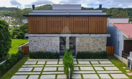 Casa em condomínio fechado com 3 quartos à venda na Teodoro Olavo Pacheco, 2, Jardim Panorâmico, Garopaba por R$ 1.920.000