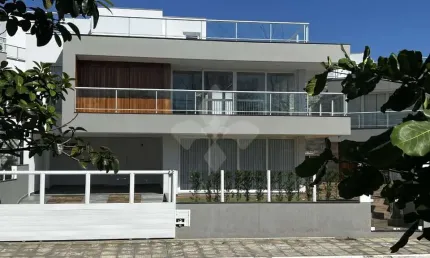 Casa em condomínio fechado com 4 quartos para alugar na Rua Das Amendoeiras, 602, Morrinhos, Garopaba por R$ 16.000