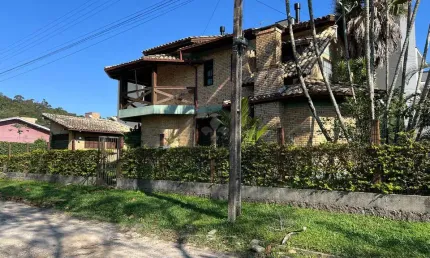 Casa em condomínio fechado com 4 quartos para alugar na Batista Pacheco Pereira, 674, Jardim Panorâmico, Garopaba por R$ 6.000