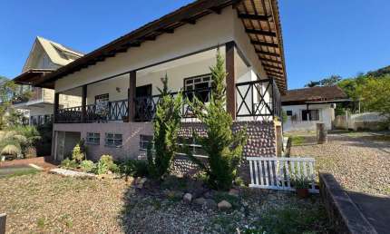 Casa com 9 quartos à venda no Centro, Pomerode , 301 m2 por R$ 1.150.000