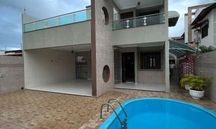 Casa duplex maravilhosa!!!! Muito nova e super  bem feita.
