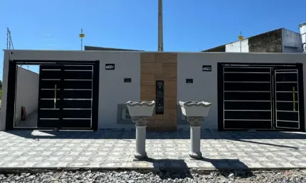 Casa para Venda, Itanhaém / SP-  LADO PRAIA, COM PISCINA E ÁREA GOURMET
