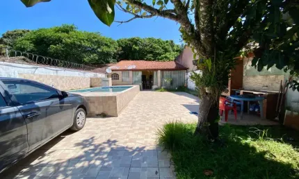 Casa para venda, itanhaém / sp- lado praia com piscina e churrasqueira
