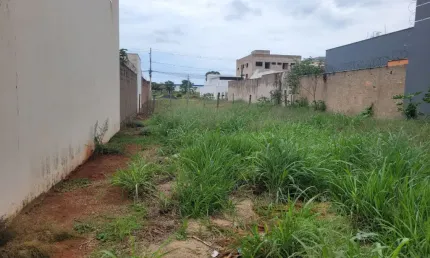 Terreno à venda no Novo Mundo, Uberlândia 