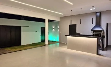 Casa com 3 quartos à venda no Jardim Europa, Uberlândia 