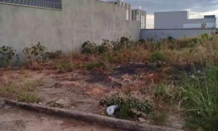 Terreno à venda no Parque das Laranjeiras, Uberlândia 