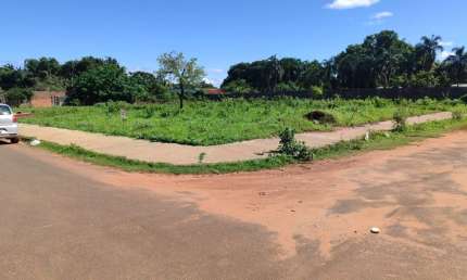 Terreno à venda na Rua Nacir Mendes Lima, Morada Nova, Uberlândia