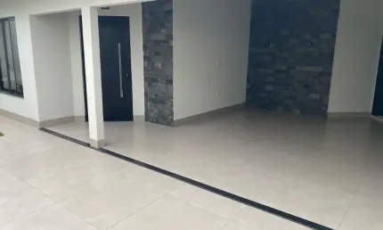 Casa com 4 quartos à venda no Jardim Karaíba, Uberlândia 