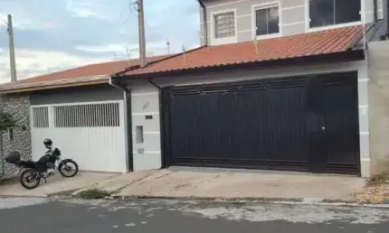 Casa à Venda no Jardim Santa Marta III com 2 Suítes