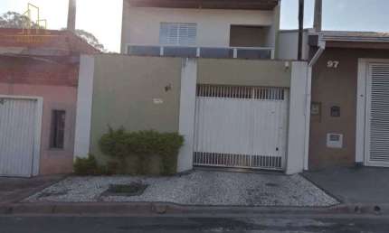 Casa à venda no Loteamento Terras de São Pedro e São Paulo com 3 quartos