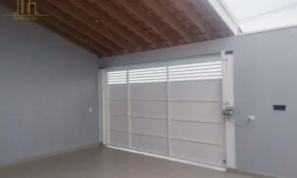 Casa com 2 quartos à venda na Rua Lidino Zacarias, 64, Residencial Barnabé, Salto, 121 m2 por R$ 495.000