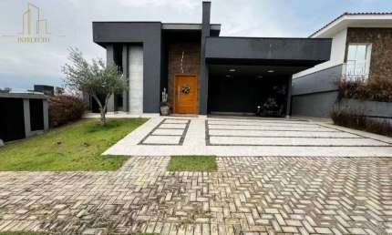 Casa no Condomínio Portal dos Bandeirantes, Salto SP, com 3 Suítes e Piscina