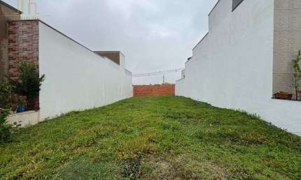 Vendo excelente terreno no condomínio  Village moutonnee