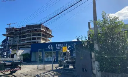 Casa à venda na Praca Expedicionarios, 57, Sumaré, Caraguatatuba