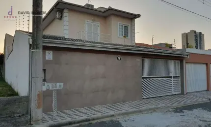 Sobrado à Venda com 3 dorm - 210m² - Villa Branca, Jacareí-SP