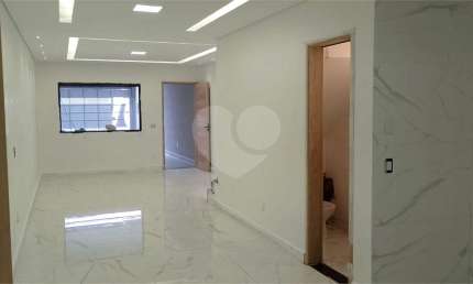 Casa com 3 quartos à venda na Rua Breno Bardi, Penha, São Paulo