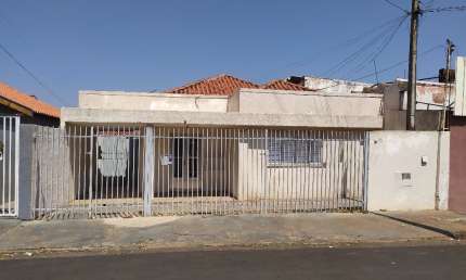 Oportunidade de compra!!! Casa Comercial ou residencial a no Jardim Bordon, a 20 metros da Avenida Nossa Senhora da Paz, ao lado da Churrascaria Comitiva do Sul, Terreno 300M², excelente localização.