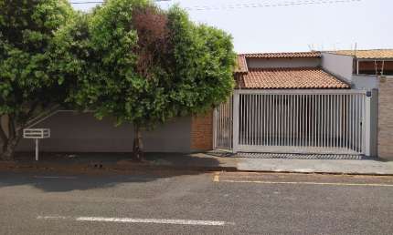 Casa residencial no Jardim São Marco, Zona Sul de Rio Preto, atrás da Leroy Merlyn, próximo ao Carrefour, ao Muffato Max e perto da Rodovia Washington Luiz.