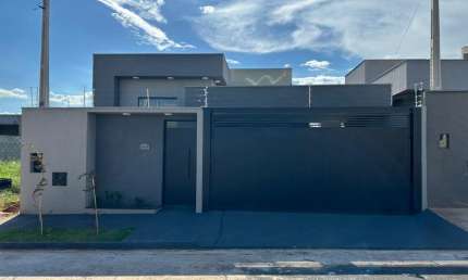 Linda casa residencial novíssima no Set Valey I, ótima localização, próximo ao Condomínio Alta Vista, perto da entrada do bairro e do Supermercado.