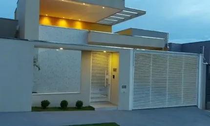 Linda casa residencial nova, no bairro Vila Madalena, com material diferenciadp, perto da Avenida Danilo Galeazzi, a 100 metros do Linhão, próximo ao Condomínio Amazonas e saída pra Talhados e BR153.