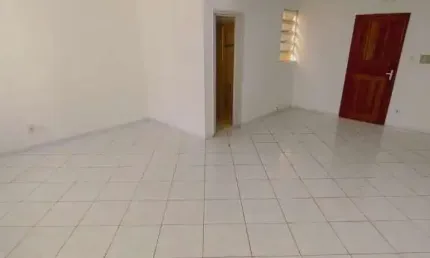 Sala comercial para alugar na Rua Vigário José Inácio, 250, Centro Histórico, Porto Alegre por R$ 600
