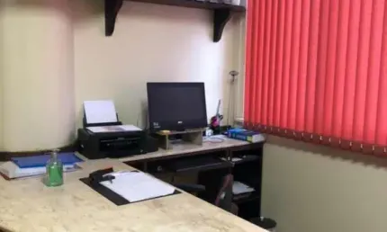 Sala comercial para alugar na Rua Vigário José Inácio, 250, Centro Histórico, Porto Alegre por R$ 700